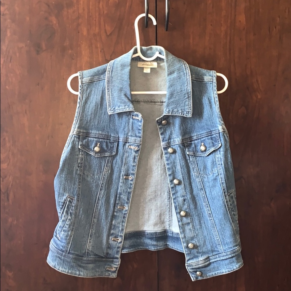 dressbarn jean jacket vest (size L)